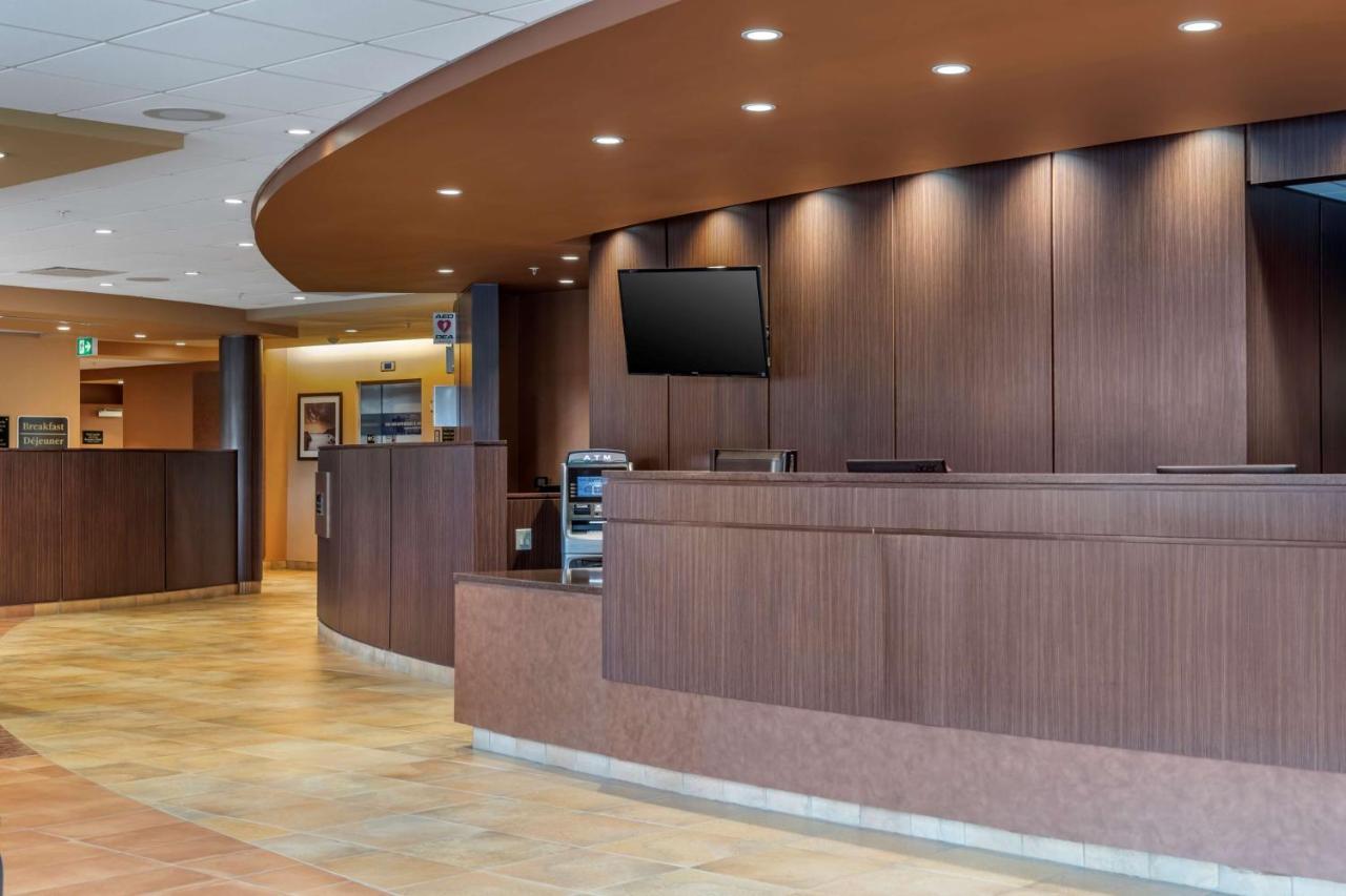 Best Western Plus, Bathurst Hotel & Suites Экстерьер фото