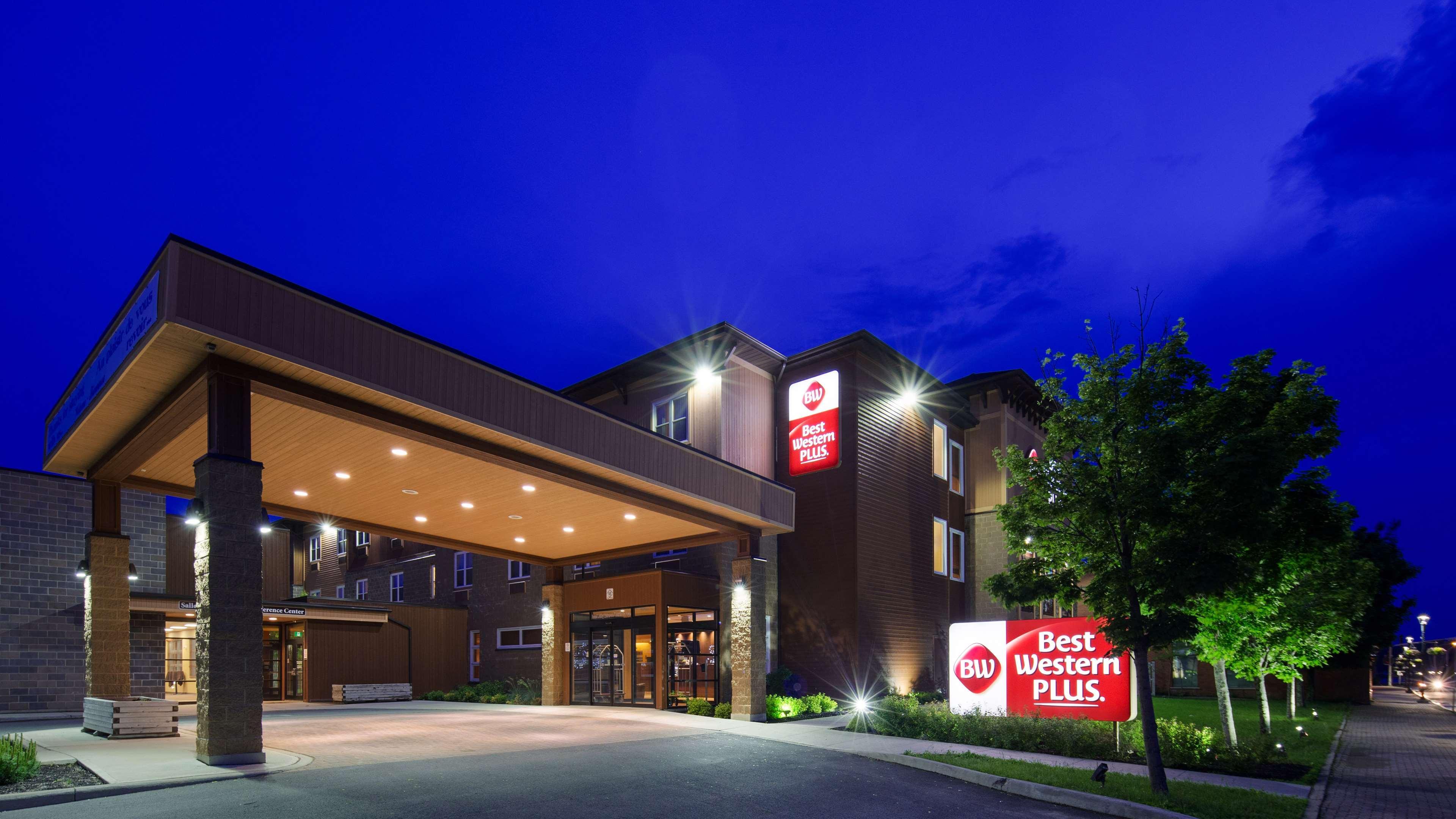 Best Western Plus, Bathurst Hotel & Suites Экстерьер фото